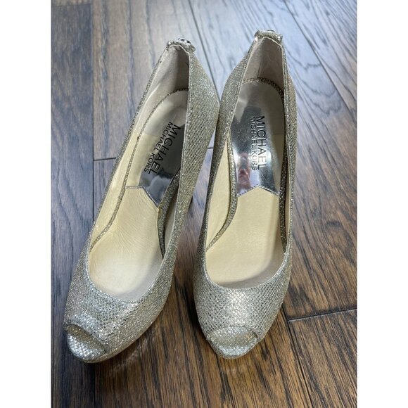 MICHAEL MICHAEL KORS Metallic York Platform Pumps Silver Sz 5 NWOB - Picture 2 of 9